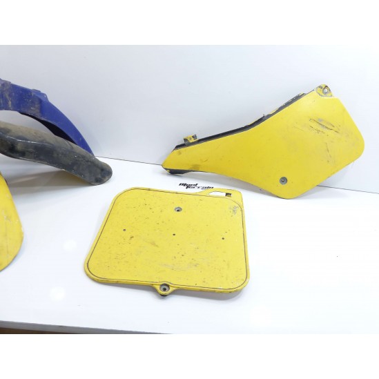 Lot de plastique Suzuki RM 1986