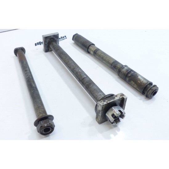 Lot axe de roue Suzuki RM 1997 / Wheel axle