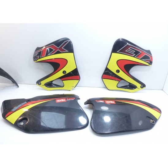 Lot plastique Aprilia 125 ETX