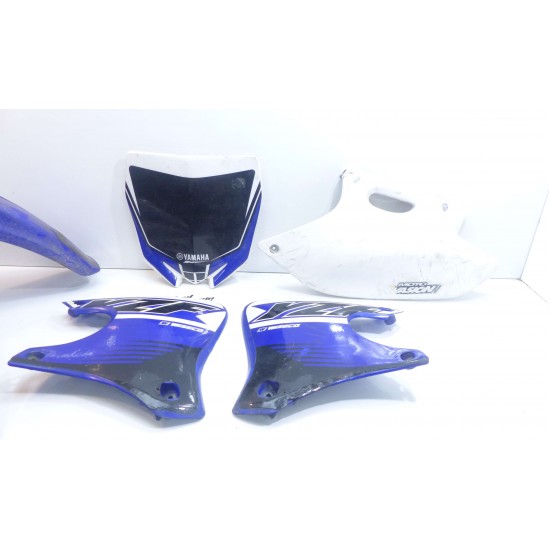 Lot plastique Yamaha YZF 2002