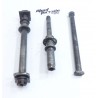 Lot axe de roue Suzuki RM 1990 / Wheel axle