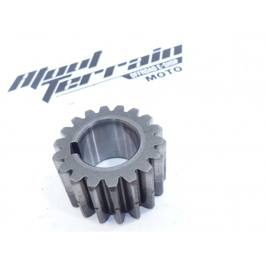 Pignon de renvoi 85 YZ 2005 / gear wheel