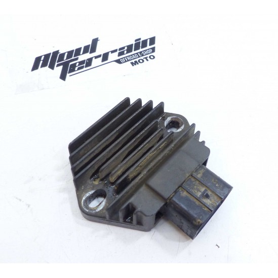 Régulateur de tension 250 crf 2011 / voltage regulator