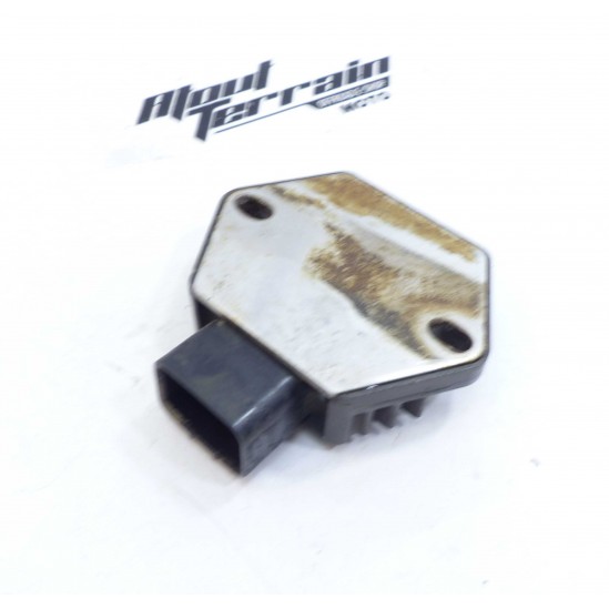 Régulateur de tension 250 crf 2011 / voltage regulator