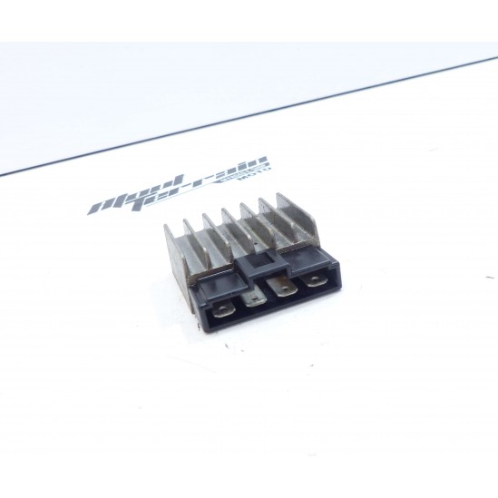 Régulateur 450 exc 2004 / voltage regulator