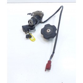 Contacteur a clef, bouchon de réservoir et port casque Yamaha 125 TW