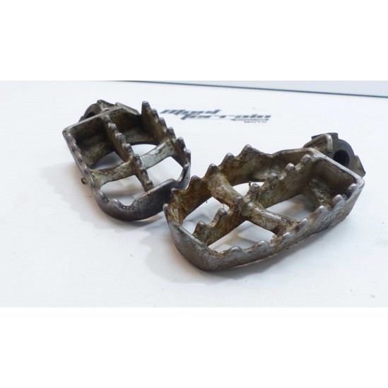 Cales pieds husqvarna 2004 / Footrest