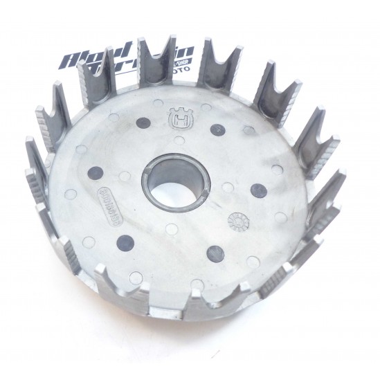 Cloche d'embrayage 125 hva 2004 (livré avec cloche neuve à monter) / clutch