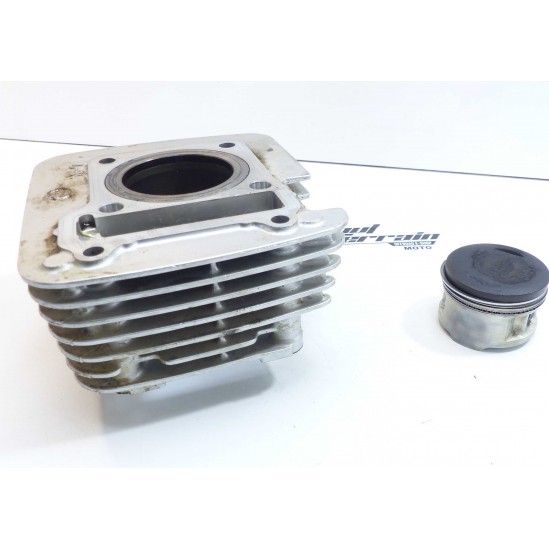 Cylindre et piston Yamaha 125 TTR 2023