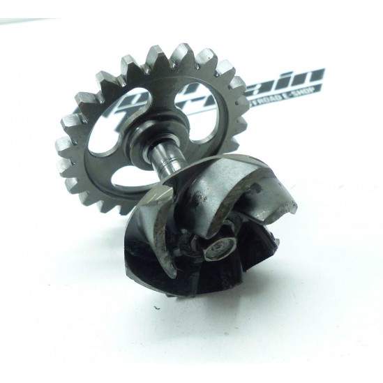 Pompe à eau 125 kx 1995/ Water pump