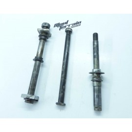 Lot axe de roue Suzuki RM 1999 / Wheel axle